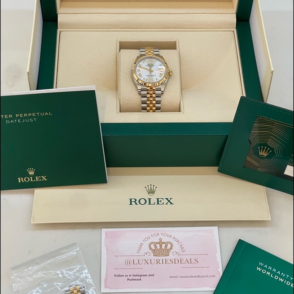 Rolex Accessories - 2022 Rolex Lady-Datejust Oyster, 28 mm, Oystersteel and yellow gold with Silver